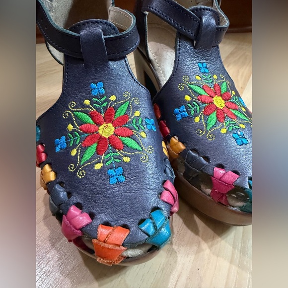 Women's Embroidered Mexican Leather Heel Sandals - Blue Size 6 🌺 - Picture 5 of 9